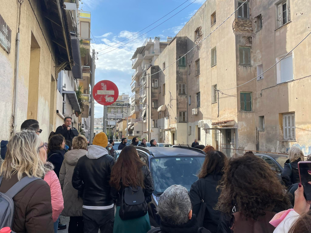 istorikos-peripatos-me-thema-tin-ptosi-tis-kaisarianis-sta-dekembriana